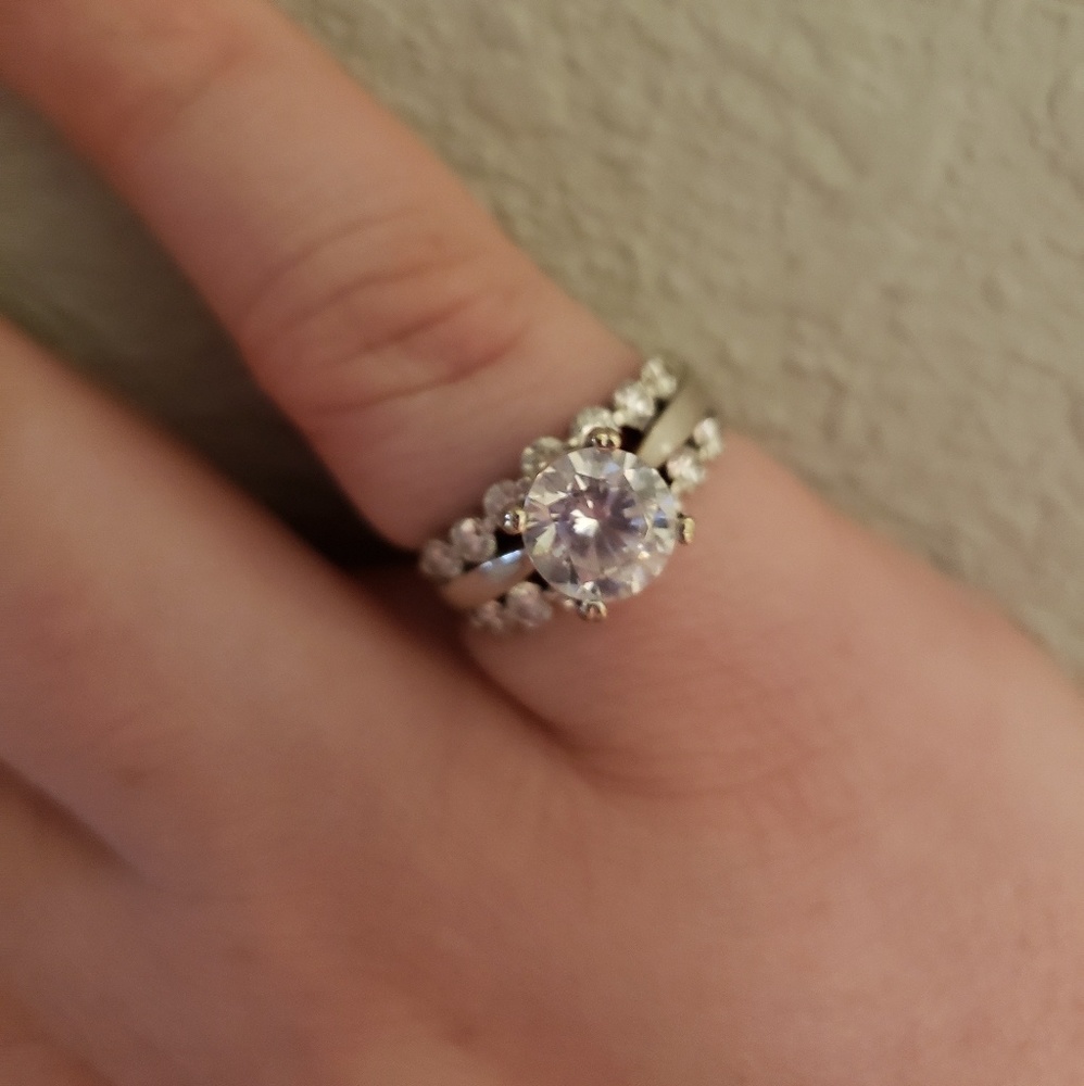 Engagement ring white gold